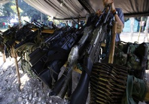 FARC’ın silahları parke taşı oldu