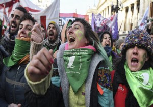Arjantin'de ‘kürtaj hakkı’ tasarısı kabul edildi