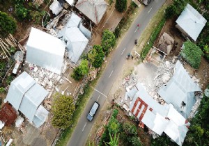 Endonezya'da deprem: 7 ölü