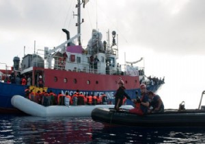 İtalya'dan 450 göçmene izin çıktı