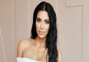 Kardashian'ın üstsüz fotoğrafına tepki yağdı