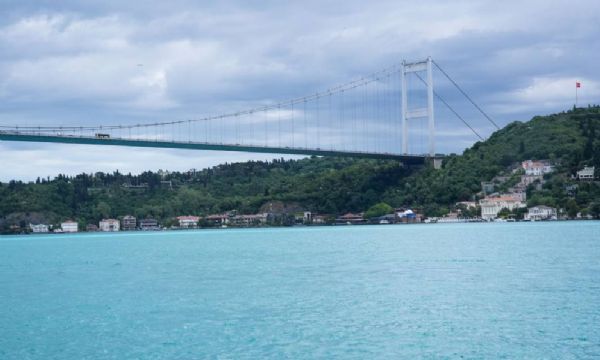 İstanbul Boğazı'nda bayram manzarası! Görenleri büyüledi