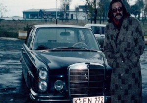 Cem Karaca'nın fotoğrafları segileniyor