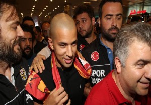 Galatasaray Feghouli transferini tamamladı