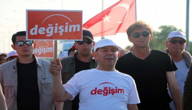 Tanju Özcan'ın başlattığı 'Değişim ve Adalet' yürüyüşünde ikinci gün