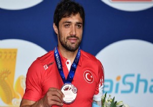 Atakan Yüksel'den bronz madalya