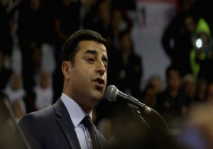 Demirtaş: Erdoğan, onurlu bir geri çekilmenin altyapısını hazırlıyor