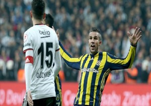 Van Persie formaya değil, 'elektronik sigaraya sardı