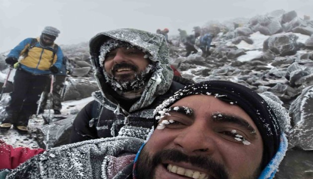 Temmuz’da -35 derecede Ağrı Dağı’na tırmanış