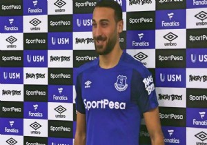 Cenk Tosun'un forma numarası belli oldu