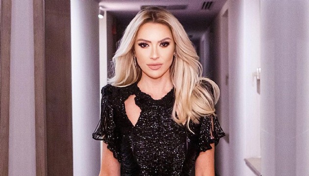 Hadise yaz sezonunu erken açtı!