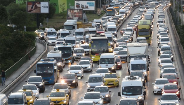 Haftanın ilk iş gününde trafik yoğunluğu