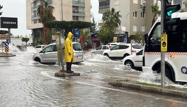 Antalya'da eğitime ara