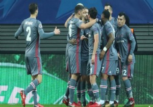 Beşiktaş rekorlarla tur atladı!