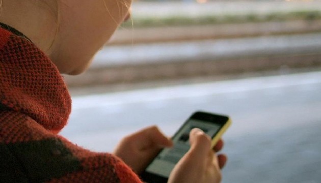 Okullarda telefon yasağı başlıyor