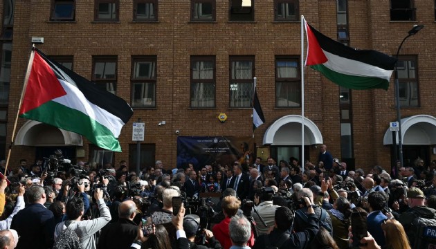 Londra'da Filistin Büyükelçiliği açıldı