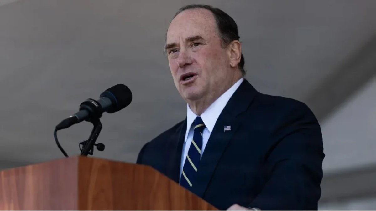 Deniz Kuvvetleri Sekreteri telefonla kovuldu!