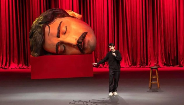 Komedyen Deniz Göktaş'ın stand-up gösterisi izlenme rekoru kırdı