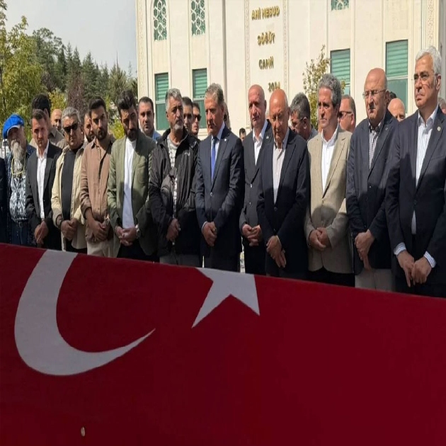 Emekli polis Ali Şekeroğlu son yolculuğuna uğurlandı