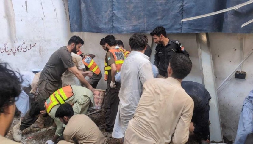 Okulun çatısı çöktü: 29 kişi hayatını kaybetti, 40’tan fazla yaralı