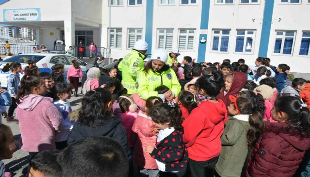 Emniyet müdürlüğünden öğrencilere trafik eğitimi !