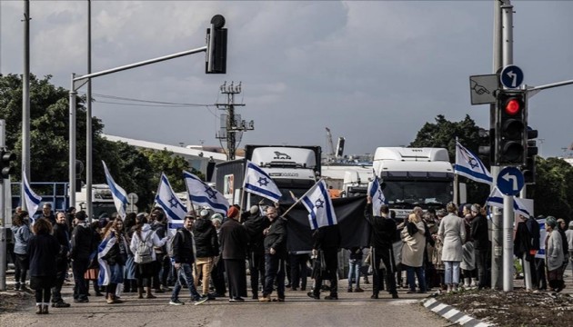 Fanatikler, Gazze'ye gönderilen yardımları engellemeye devam ediyor