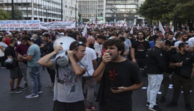 Yunanistan'da özel üniversite yasa tasarısı protesto edildi