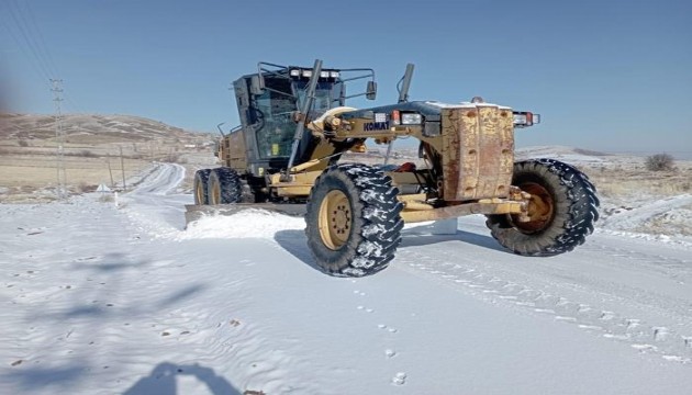 Elazığ'da kapanan 27 köy yolu ulaşıma açıldı