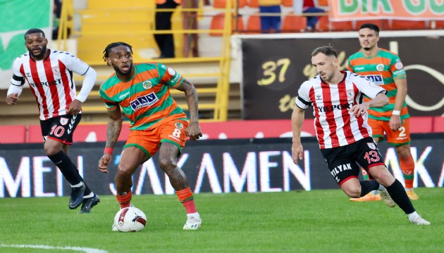 Samsunspor'u deviren Alanyaspor 3'te 3 yaptı