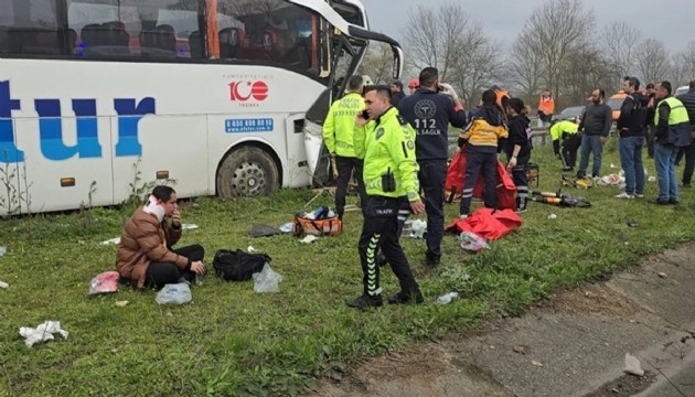 Düzce'de feci kaza! Onlarca yaralı var