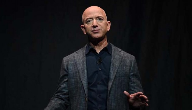 Jeff Bezos'un yan koltuğu 28 milyon dolara satıldı!