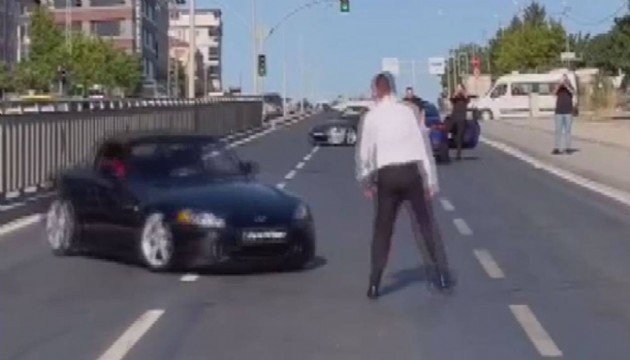 Düğün konvoy caddeyi birbirine kattı