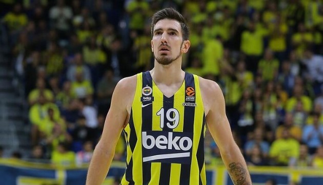 Fenerbahçe'de Nando De Colo'nun sözleşmesi uzatıldı