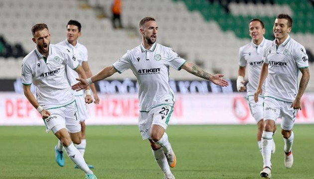 Konyaspor, Başakşehir'i devirdi!