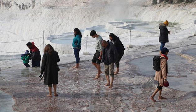 Pamukkale'ye 1 milyon 906 bin kişi ziyaret etti