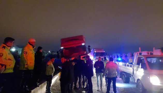 Direksiyon başında kalp krizi geçiren TIR şoförü öldü