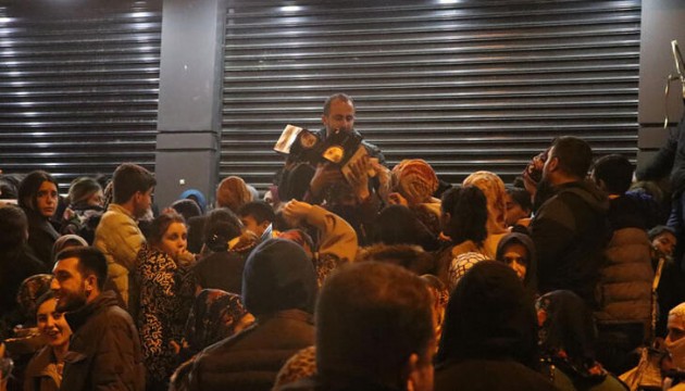 Diyarbakır'da 'ucuzluk' izdihamı: Vatandaş sokağa döküldü!