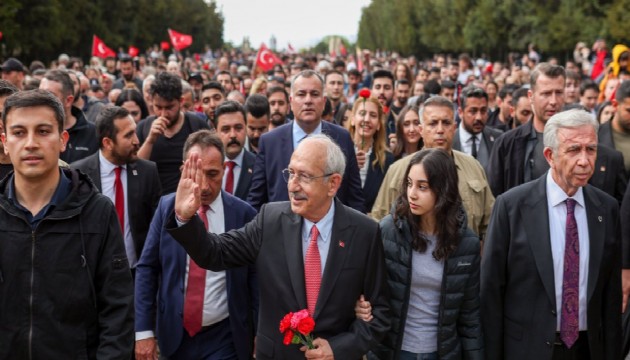 Kılıçdaroğlu, 1'inci Meclis'ten Anıtkabir'e yürüdü