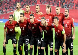 4 futbolcu kadrodan çıkarıldı