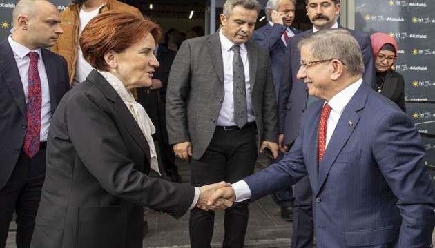 Davutoğlu, Akşener'i ziyaret etti