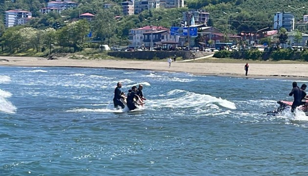 Lise öğrencileri boğulma tehlikesi geçirdi!
