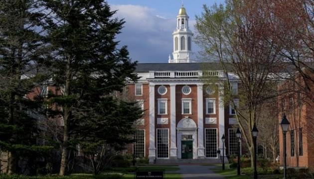Harvard'a yabancı öğrenci yasağına yargı engeli