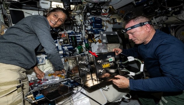 Uzayda mahsur kalan astronotlardan açıklama