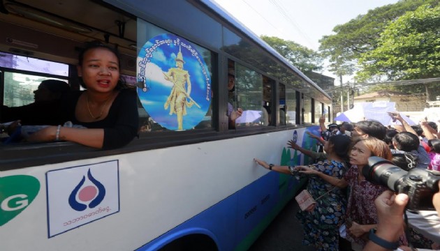 Myanmar'da 5 bin 864 mahkuma af geldi!