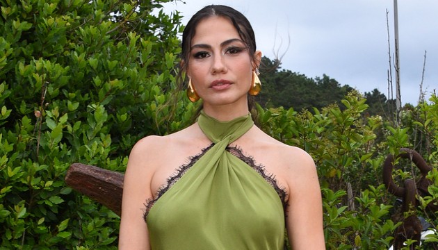 Demet Özdemir'den sıcak pozlar!