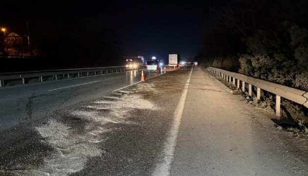 Otoyolda korkunç ölüm: Araçlar defalarca çarpıp cesedini parçaladı!