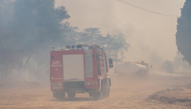 Karadağ, komşu ülkelerden yardım istedi: Yangınlara müdahale edilemiyor