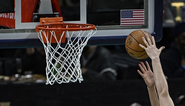 Celtics ve Mavericks öne geçti