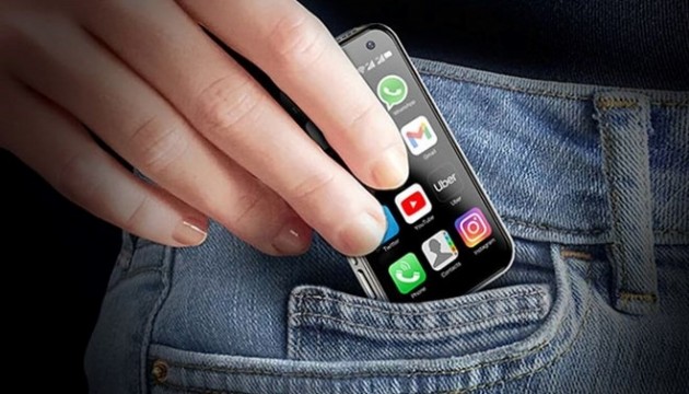 Kredi kartı boyutlarında akıllı telefon hamlesi!