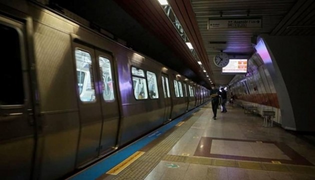 Taksim metro durağı kapatıldı